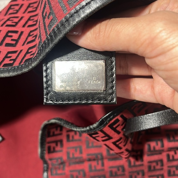 FENDI Red Logo Tote Bag with pouch - Picture 7 of 12